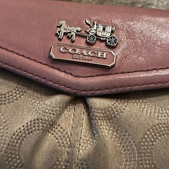 Coach Light Pink & Signature C Trifold Wallet - Picture 2 of 7